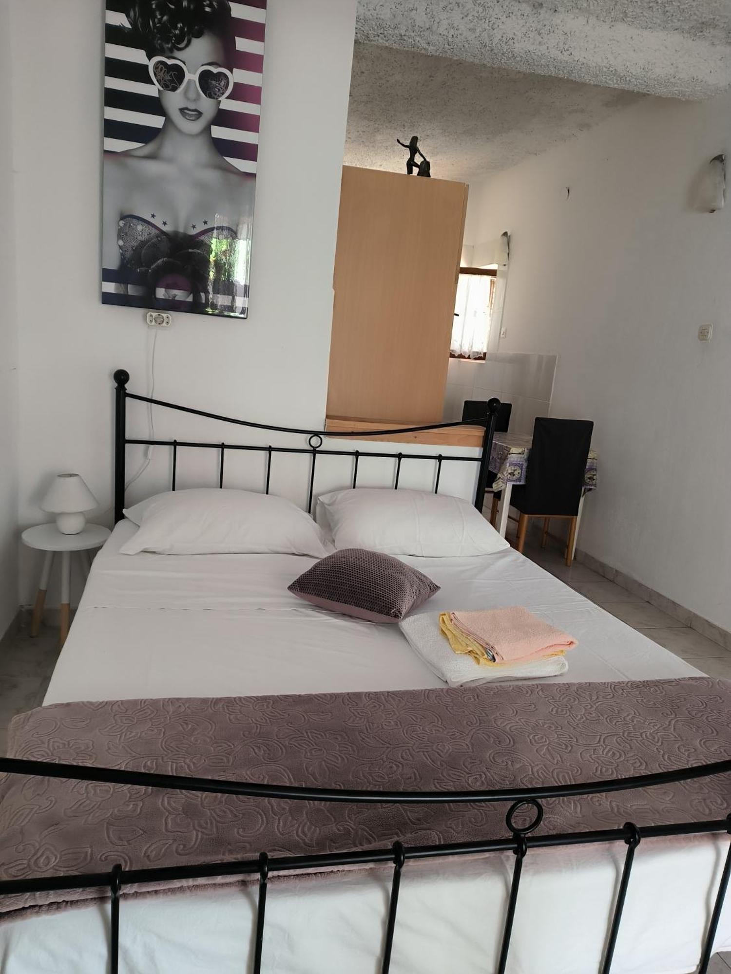 Apartments Orlic Povljana Εξωτερικό φωτογραφία